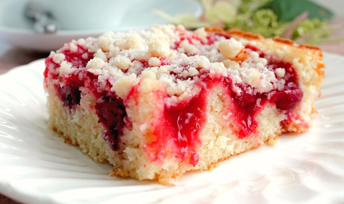 cherry crumb cake